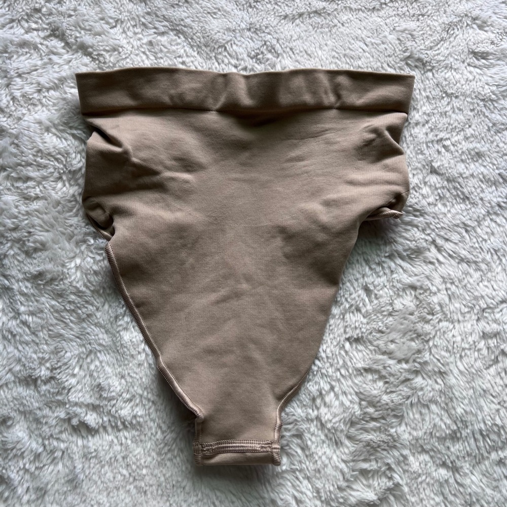 SKIMS Women's Sculpting Thong High Waisted Shapewear Nude Clay Size Small NWOT